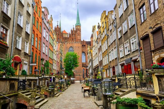 traditional-gothic-houses-in-the-old-town-of-gdansk-poland