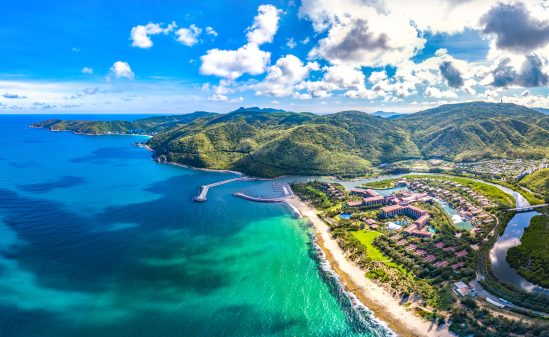 coastalsceneryofluxuryresortwithvillasyachtmarinaand